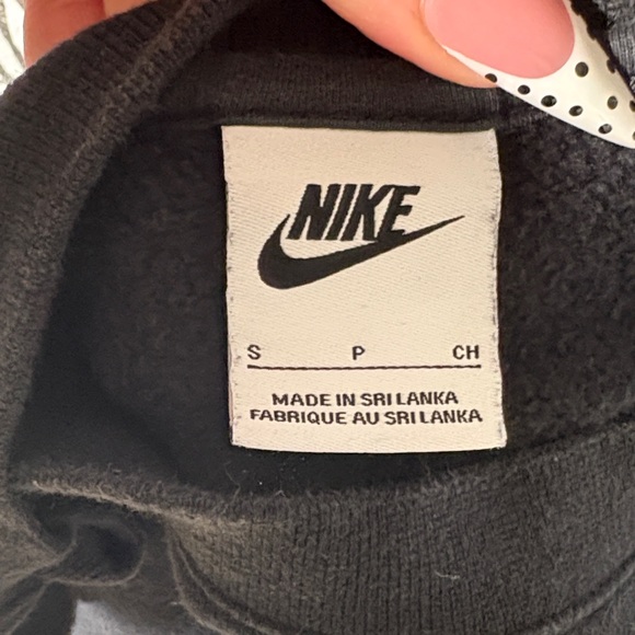 Nike Men's Black Crewneck Sweater - Picture 4 of 4